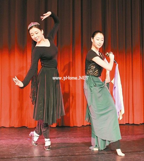 两陆生来台交流当起老师教藏族舞感受别样风情